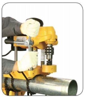 STH150  hole drilling machine for SCH40 steel pipe with tightening chain
